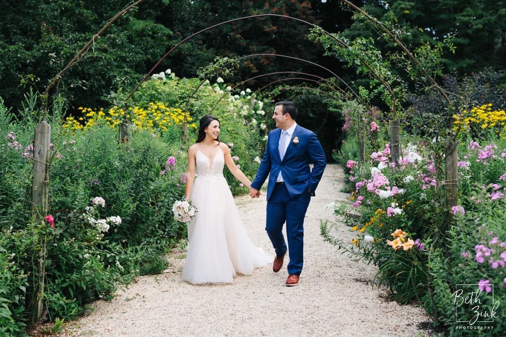 Marissa + Matt's Wedding at Planting Fields Arboretum — photograph 36 of 75