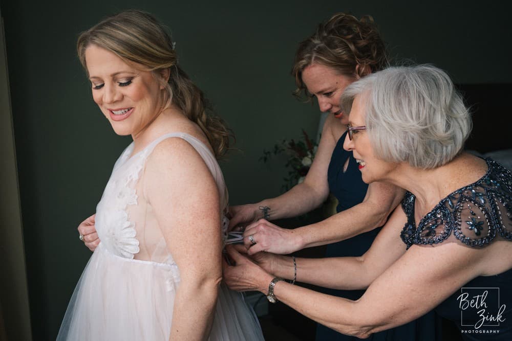 Lisa + Leif's Wedding at Hudson Loft — photograph 7 of 80