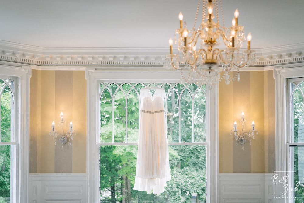 Rebecca + Andrew's Wedding at Lounsbury House — photograph 7 of 64