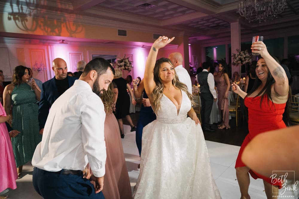 Nikki + Alex's Wedding at Soundview — photograph 84 of 105