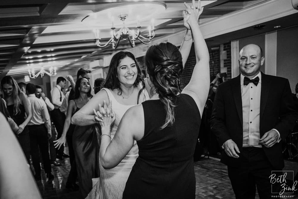 Nicole + Geoff's Wedding at Baltusrol Golf Club — photograph 135 of 205