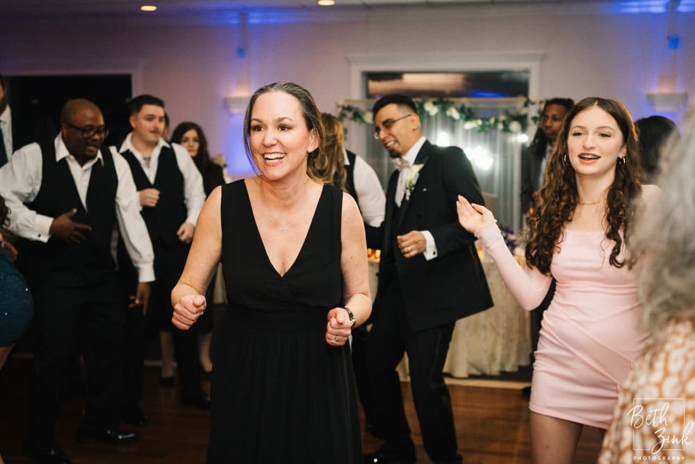 Nicole + Ed's Wedding at Flowerfield Celebrations — photograph 90 of 126