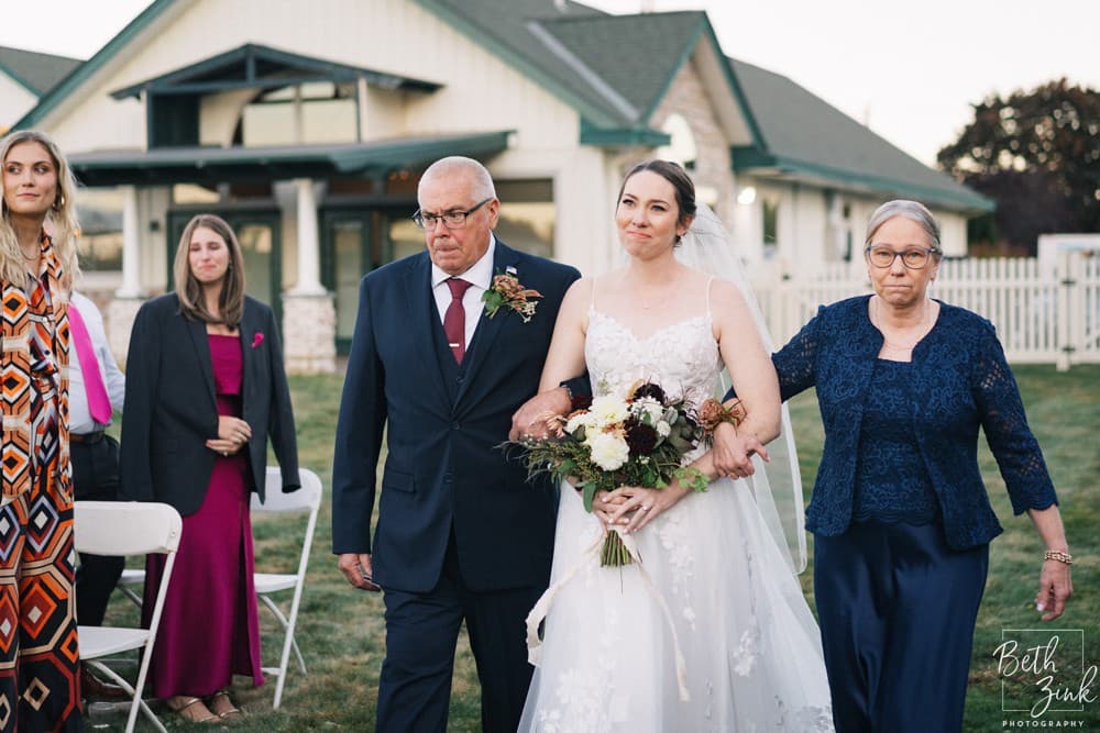 Jennifer + Evan's Wedding at Duck Walk Vineyards — photograph 51 of 187