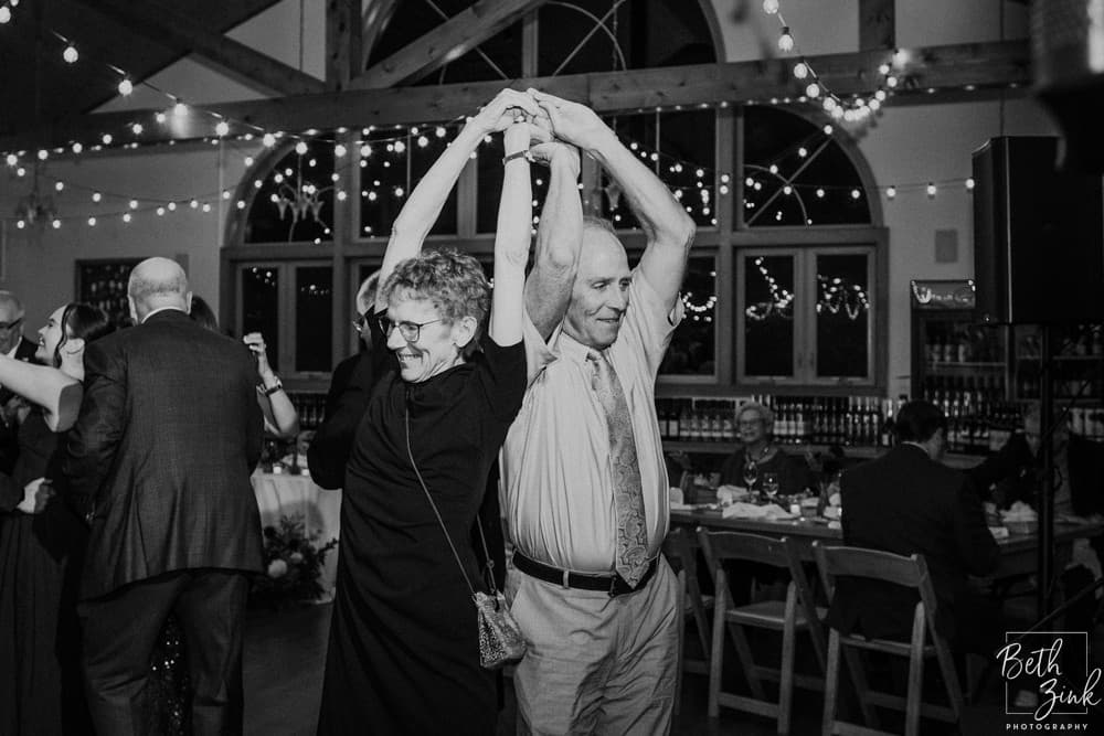 Jennifer + Evan's Wedding at Duck Walk Vineyards — photograph 117 of 187