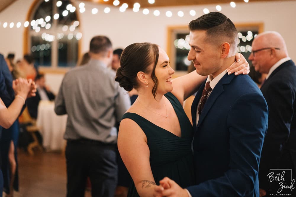 Jennifer + Evan's Wedding at Duck Walk Vineyards — photograph 127 of 187