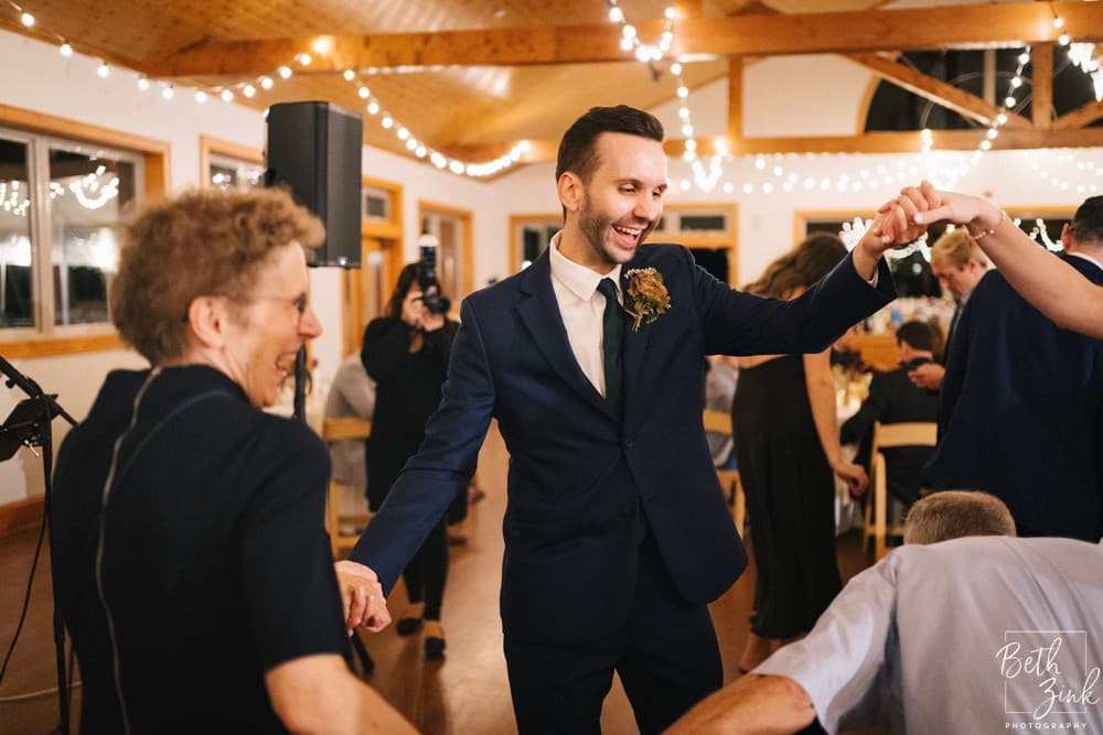 Jennifer + Evan's Wedding at Duck Walk Vineyards — photograph 132 of 187