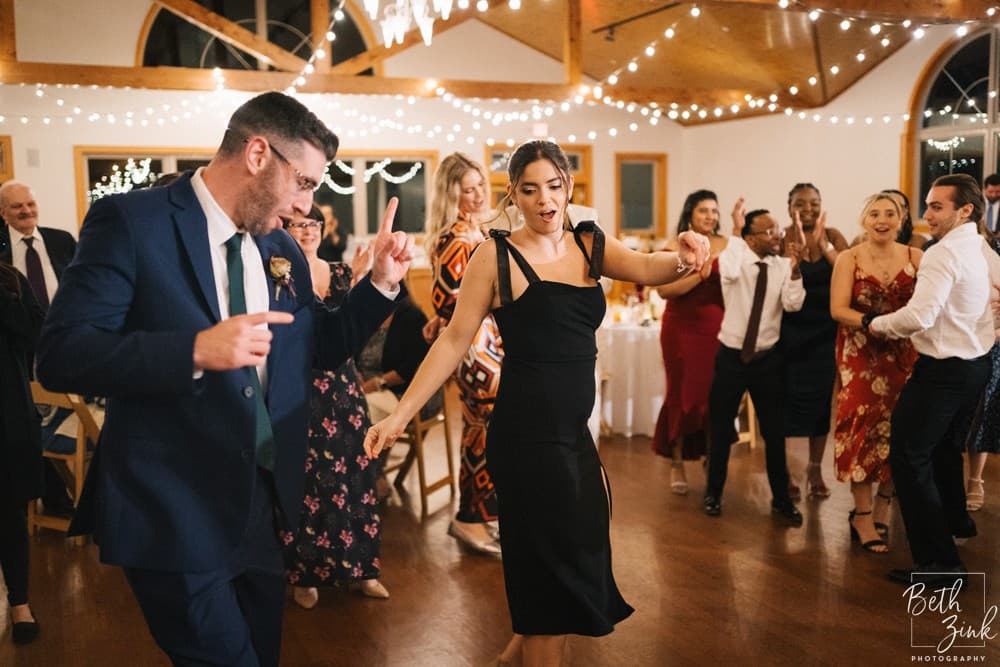 Jennifer + Evan's Wedding at Duck Walk Vineyards — photograph 158 of 187