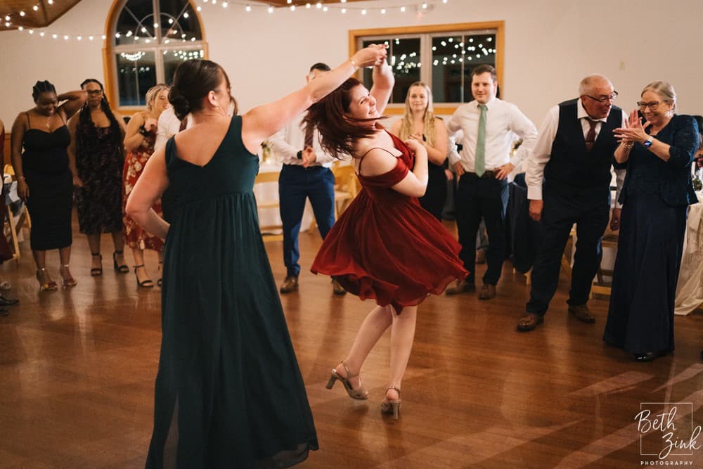 Jennifer + Evan's Wedding at Duck Walk Vineyards — photograph 163 of 187