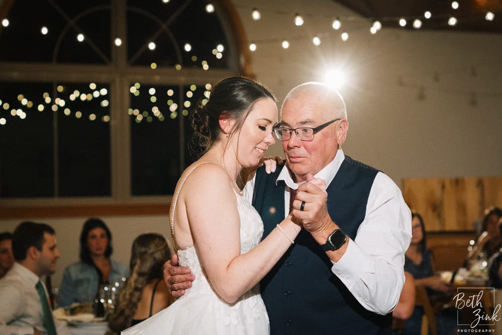 Jennifer + Evan's Wedding at Duck Walk Vineyards — photograph 177 of 187