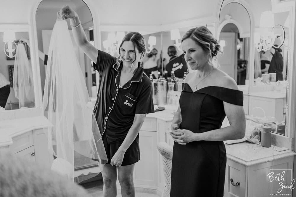Alanna + Wes' Wedding at Great River Golf Club — photograph 8 of 120