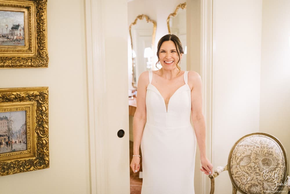 Alanna + Wes' Wedding at Great River Golf Club — photograph 10 of 120